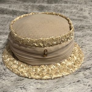 Women’s vintage straw hat